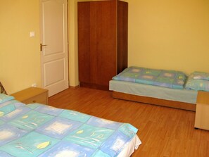 4 bedrooms, travel cot, free WiFi, bed sheets