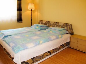 4 Schlafzimmer, Reisekinderbett, kostenloses WLAN, Bettwäsche