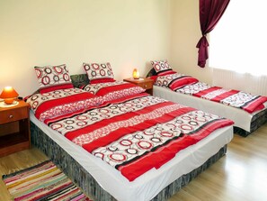 4 bedrooms, travel cot, free WiFi, bed sheets