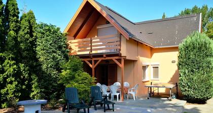 Belle maison de vacances privée avec WIFI, climatisation, TV, terrasse et animaux admis