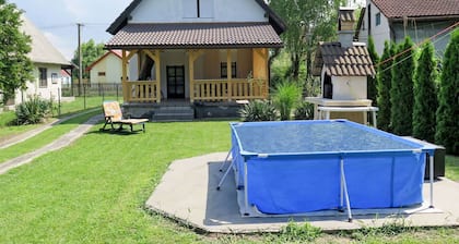 Stunning private villa for 6 people with private pool, WIFI, TV and terrace