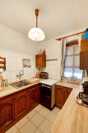 Microwave, oven, toaster, freezer - Stunning private villa for 6 guests with WIFI, private pool, TV and terrace (Keszthely)