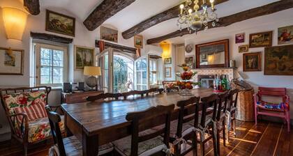 Beautiful private villa for 12 people with private pool, WIFI, A/C, TV and patio