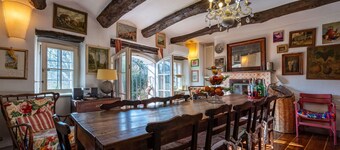 Beautiful private villa for 12 people with private pool, WIFI, A/C, TV and patio