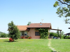 Exterior - Beautiful villa for 4 guests with pool, WIFI, A/C, TV and terrace (Grazzano Badoglio)