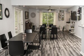 Dining - Home in Dripping Springs, in The Texas Hill Country, on the 290 Wine Trail (Dripping Springs)