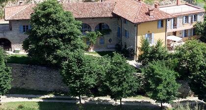 Stunning private villa for 10 guests with private pool, A/C, patio and pets allowed