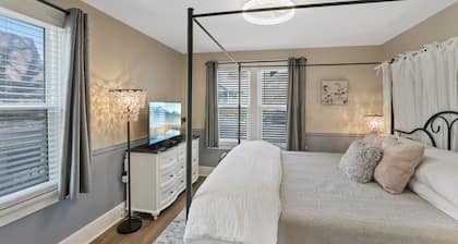 KING BEDS! Comfy/Spacious home near Audubon Park