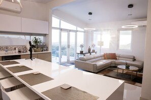 TV connectée, chaîne hi-fi, écrans d'ordinateur