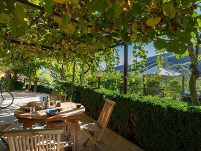 Beautiful private villa with WIFI, A/C, private pool, TV, patio, pets allowed and panoramic view