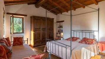 1 bedroom, travel crib, free WiFi