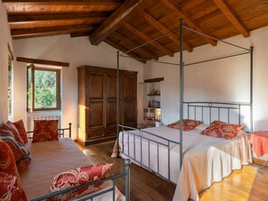 1 bedroom, travel crib, free WiFi - Wonderful private villa for 5 people with A/C, WIFI, private pool, TV, patio and panoramic view (Borgomaro)