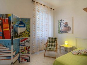 4 bedrooms, iron/ironing board, travel cot, free WiFi