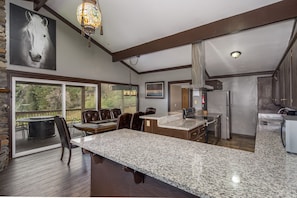 Micro-ondes, lave-vaisselle, cafetiĂšre/bouilloire