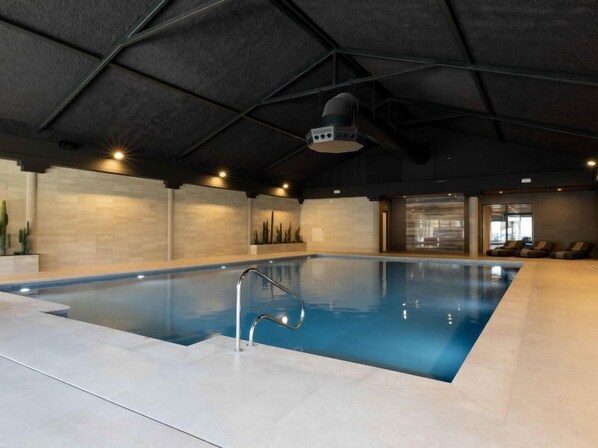 Indendørs pool