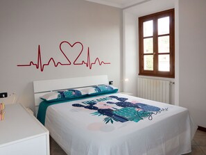 2 多间卧室、旅行婴儿床、免费 WiFi