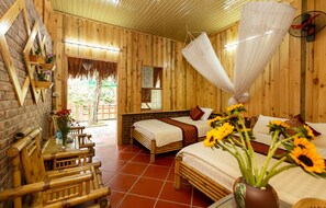 Luxury Triple Room, Private Bathroom | Soundproofing, free WiFi - Hoa Lu Eco Homestay - Hostel (Hoa Lu)