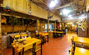 Bar (on property) - Hoa Lu Eco Homestay - Hostel (Hoa Lu)