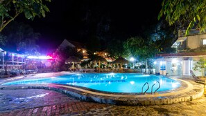 Bar à beira da piscina