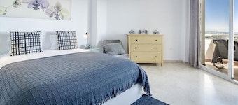 LL- 1 bedroom apt close to Laguna Village Estepona