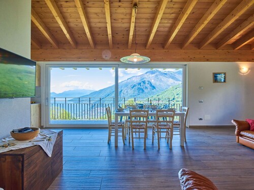 Stunning private villa for 8 guests with WIFI, TV and terrace