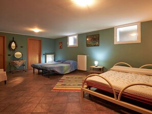 4 chambres, lit parapluie, Wi-Fi gratuit, draps fournis