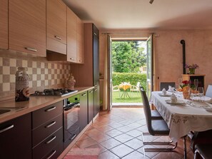 فرن، غسالة أطباق، مجمّد