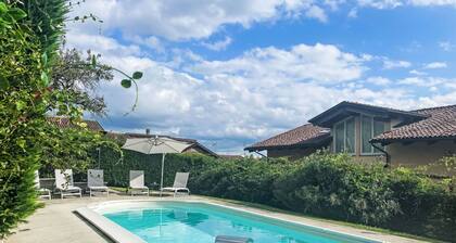 Belle maison de vacances pour 5 personnes avec piscine privée, WIFI, TV et patio