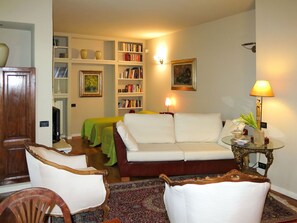 Télévision, cheminée