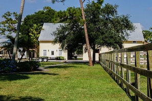 Property grounds - Farmhouse Country Cottage (Loxahatchee Groves)