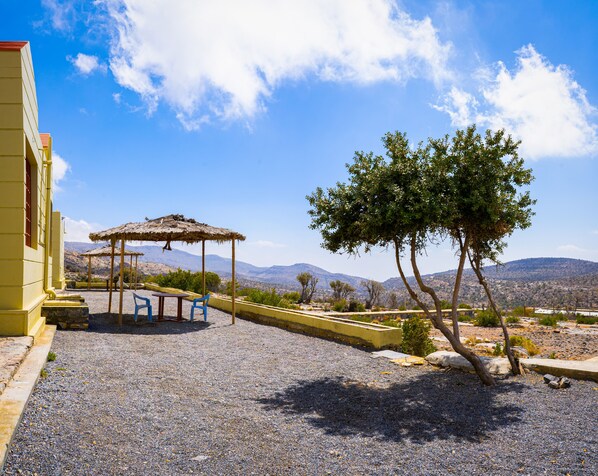 Terrace/patio - Hoota Guest House (Al Hamra)