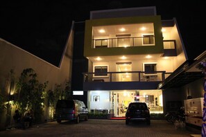 Free self-parking - SWK 95 Hotel (Surabaya)
