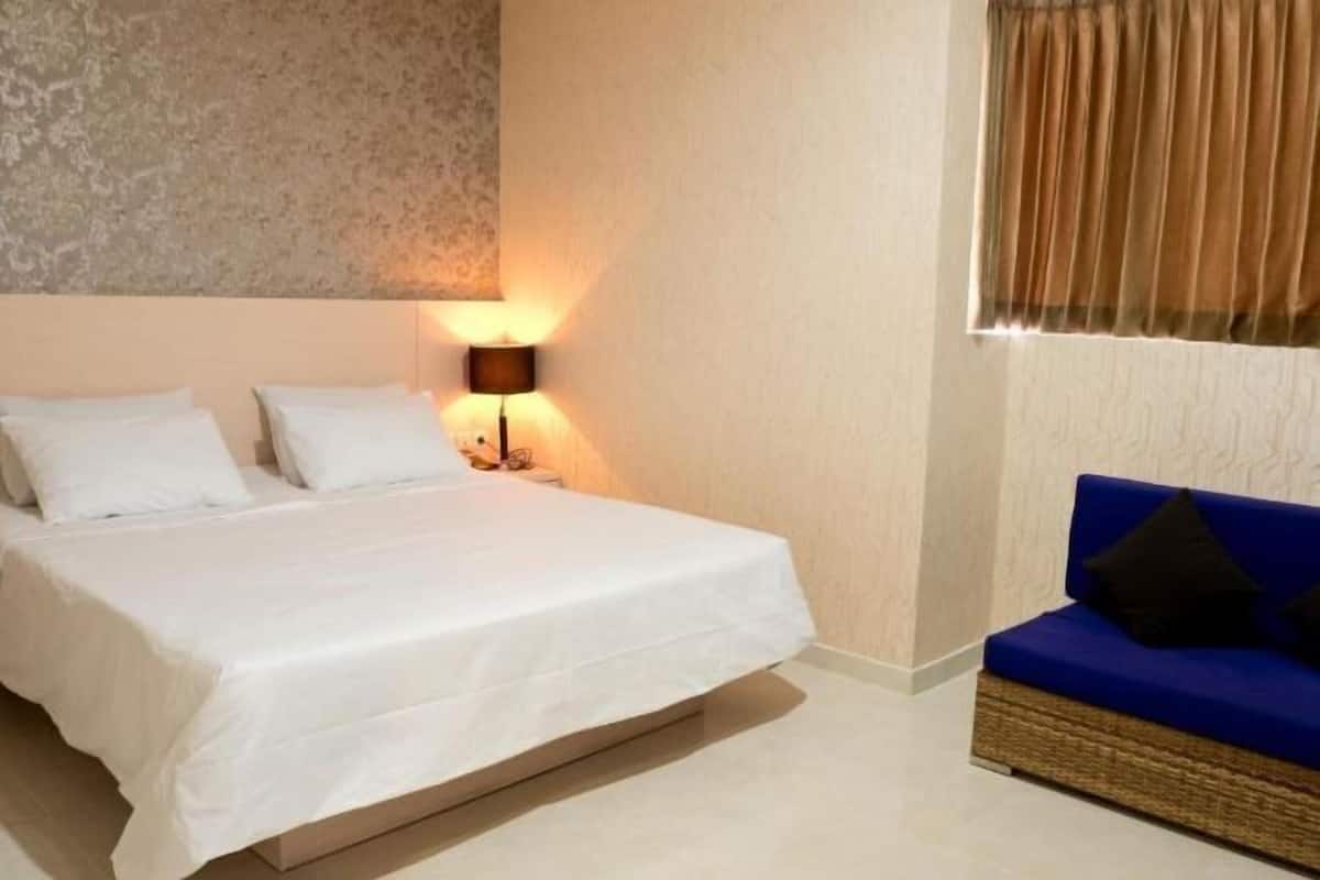 Desk, free WiFi, bed sheets