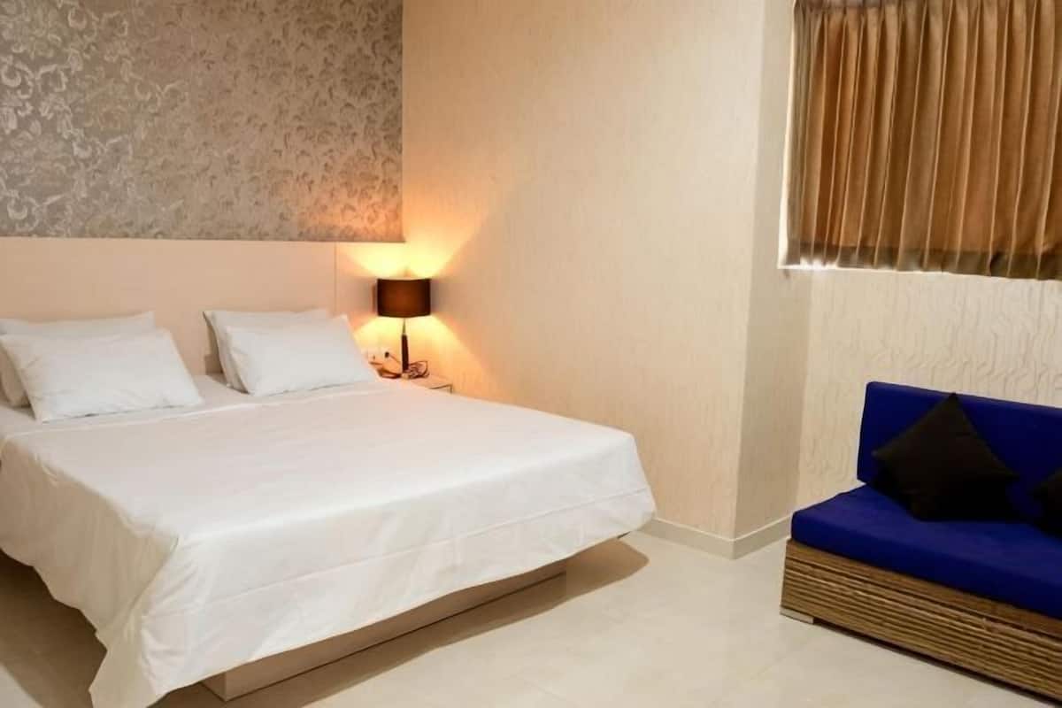 Desk, free WiFi, bed sheets