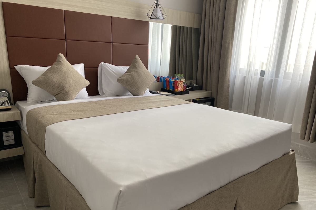 Superior-Doppelzimmer, Badewanne | Minibar, Zimmersafe, kostenloses WLAN