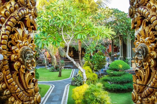 Romantic Guesthouse   Gateway In Local village Near Kedungu Beach