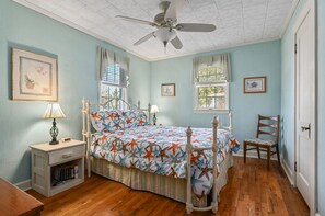 4 bedrooms, iron/ironing board, free WiFi, bed sheets