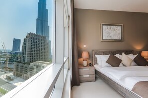 Deluxe Apartment, 2 Bedrooms | Desk, laptop workspace, free WiFi, bed sheets - OSKENA Vacation Homes - The Loft Tower Downtown (Dubai)