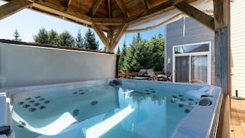 Bain à remous extérieur
