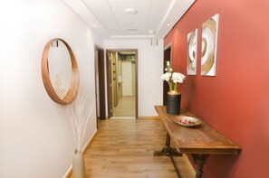 Appartamento Deluxe, 2 camere da letto | Pasti in camera