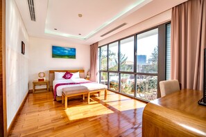 3 Schlafzimmer, Zimmersafe, Bügeleisen/Bügelbrett, Reisekinderbett