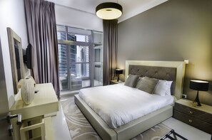 Premium bedding, free cribs/infant beds, free WiFi, bed sheets - OSKENA Vacation Homes - The Medalist Tower Sport city (Dubai)