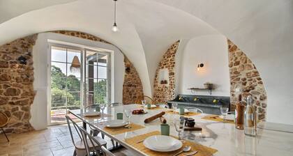 Propriété de prestige avec 10 chambres, à Roussillonsur 2 ha de terrain