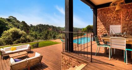 Propriété de prestige avec 10 chambres,  à Roussillonsur 2 ha de terrain