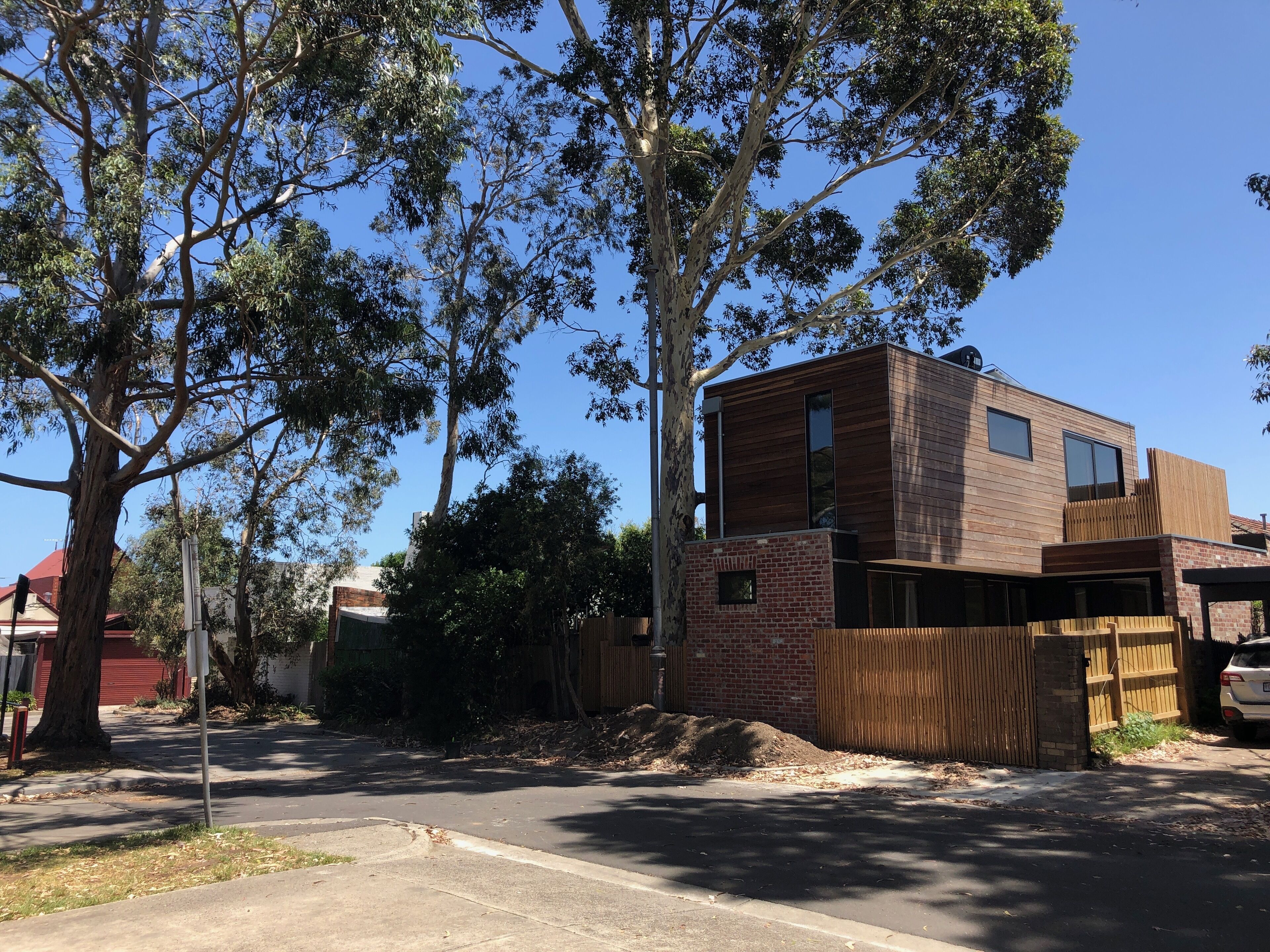 Brand new Clifton Hill  town house surrounded by parks and cafes