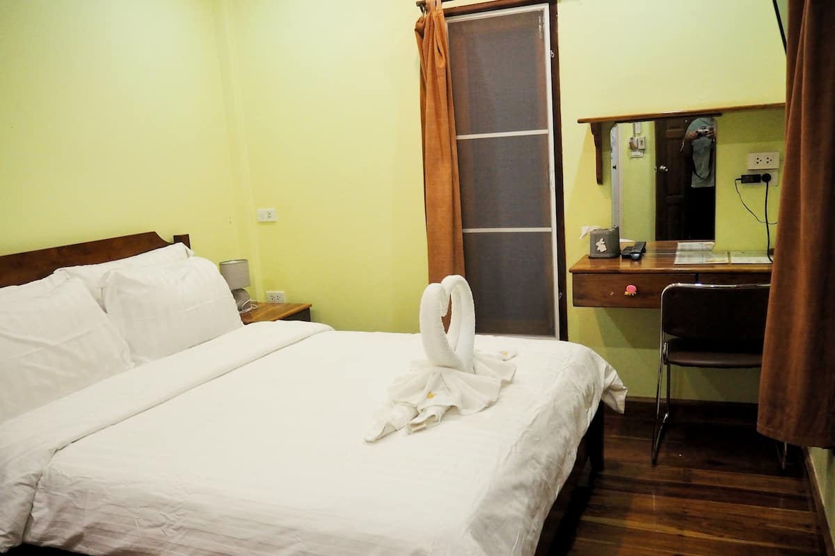 Pool Access | Blackout drapes, free WiFi, bed sheets