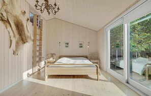 3 bedrooms, travel crib, free WiFi