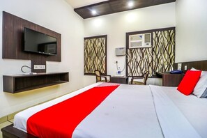 Deluxe Double Room - Hotel Sartaj (Ludhiana)
