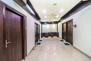 Hallway - Hotel Sartaj (Ludhiana)