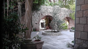 Double Room, Terrace | Garden view